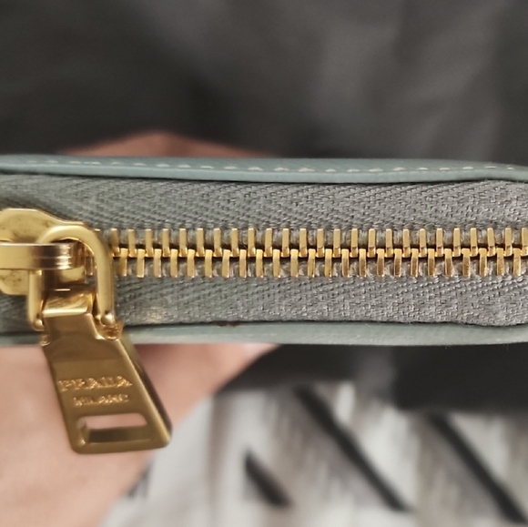 Prada **AUTHENTIC Sky Blue Leather Wallet - Picture 5 of 10